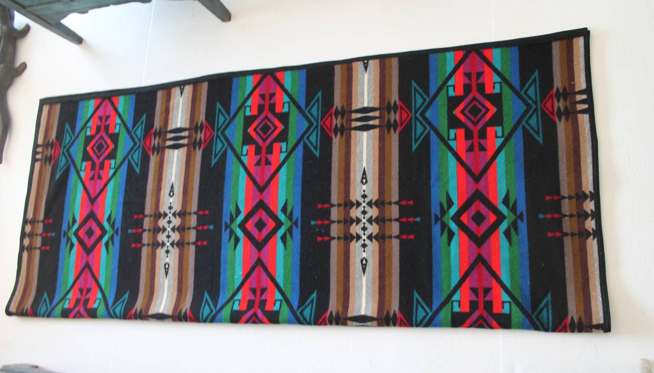 American Pendleton Indian Design Camp Blanket/Black Ground