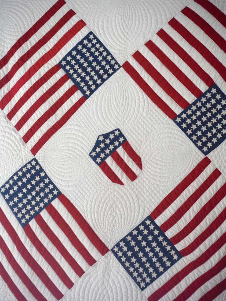 Rare and Unusual Early 1900s Floating Flags Quilt In Excellent Condition In Los Angeles, CA