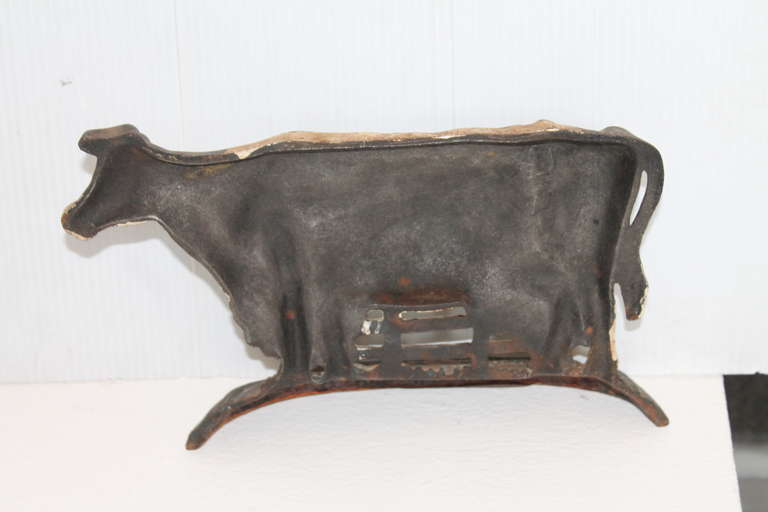 Early 20Th Century Original Painted Iron  Cow Door Stop In Distressed Condition In Los Angeles, CA