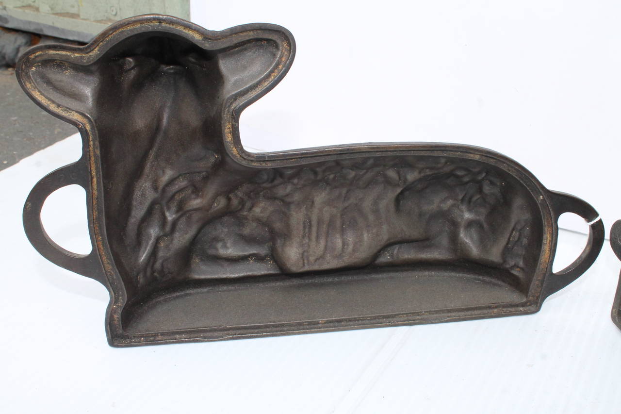 Griswold Cast Iron Lamb Chocolate Mold In Excellent Condition In Los Angeles, CA