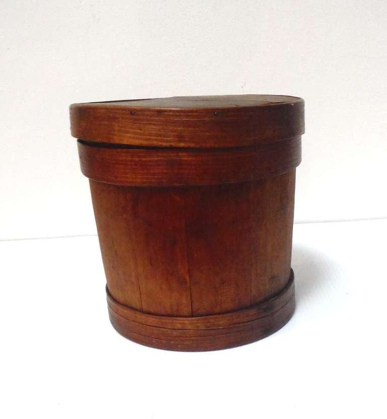 Early 19thc Oversized Pantry or Grain Container  From New England In Distressed Condition In Los Angeles, CA