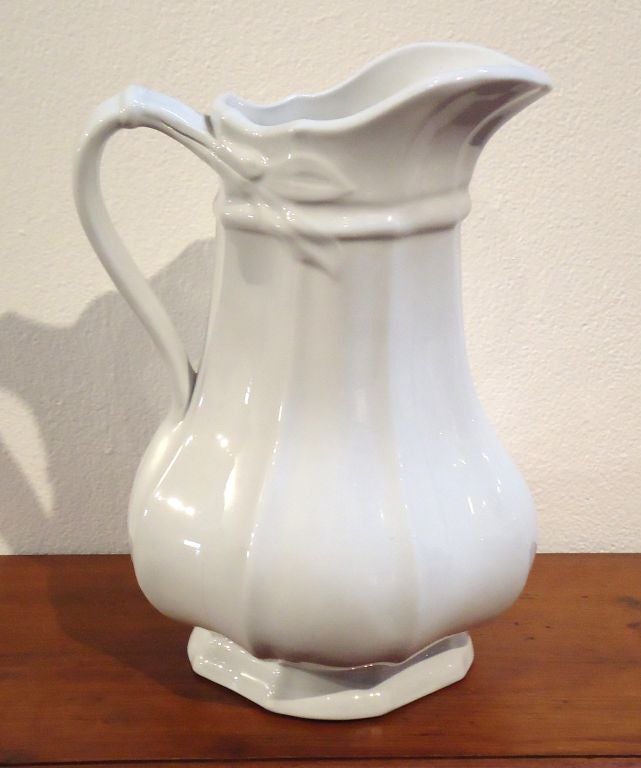 WONDERFUL FORM AND PATTERN 19THC IRONSTONE PITCHER FROM ENGLAND.GREAT CONDITION.