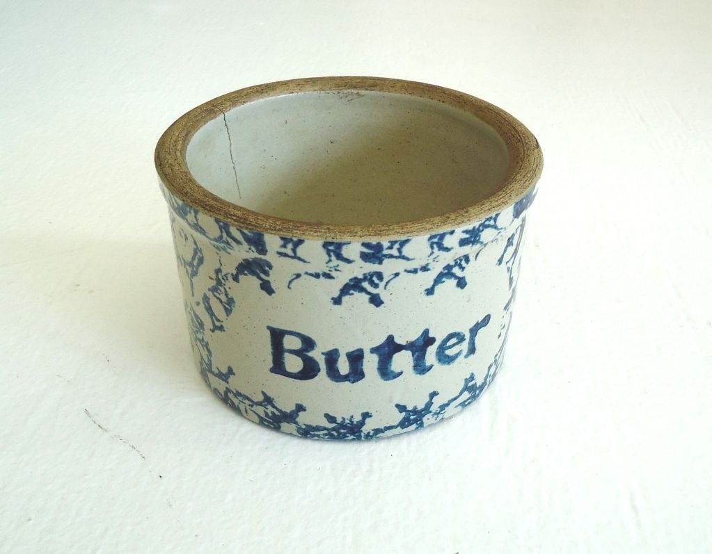 RARE & EARLY SPONGEWARE BUTTER CROCK SO CUTE FORM.THIS EARLY LITTLE TUB CROCK HAS TWO SMALL INNER HAIRLINE MINNOR AGE CRACKS.THIS SIZE IS SO HARD TO FIND.NO CHIPS OTHERWIZE GOOD CONDITION.