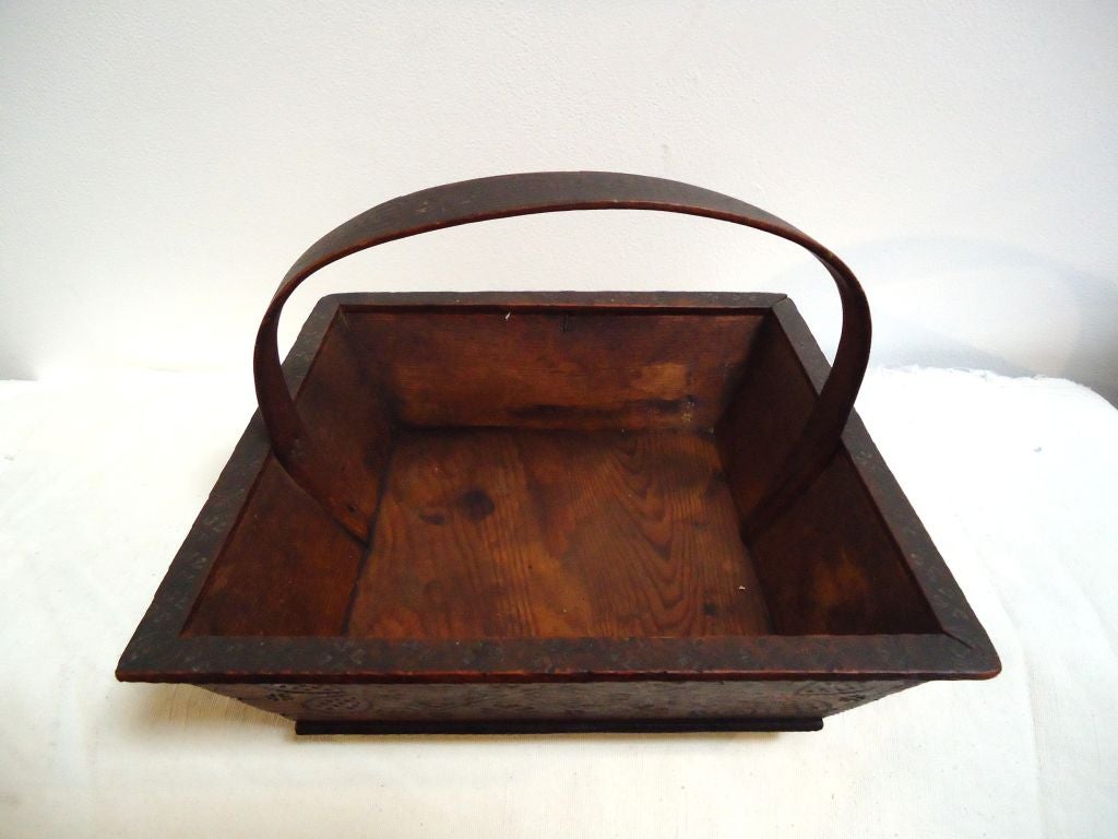 American Fantastic 19thc Rare Folky Sewing Basket From New England