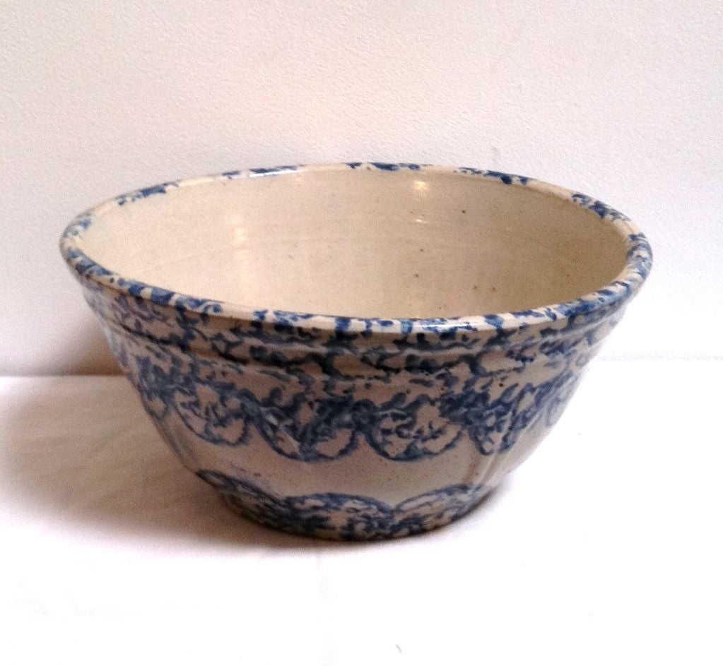 Beautiful large 19th century sponge ware mixing bowl in great condition.