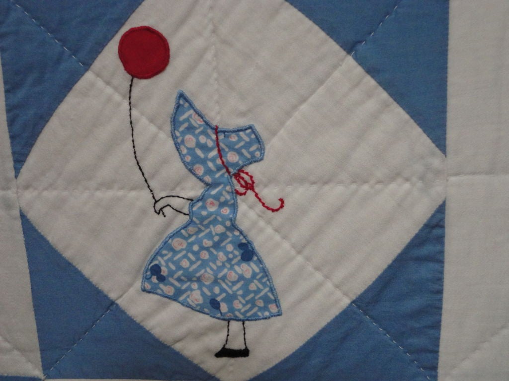 Folky Mounted Red/White/Blue Sunbonnet Sue Crib Quilt with Balloon In Good Condition In Los Angeles, CA