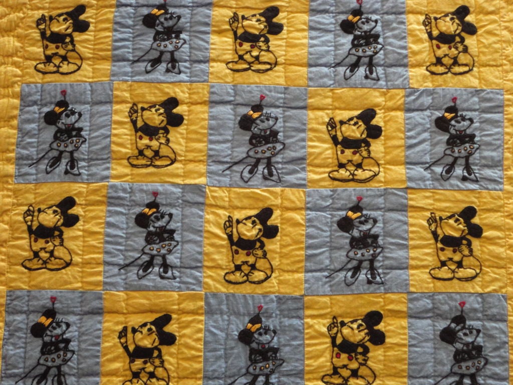 Mounted Folky and Rare Mickey & Minnie Mouse Crib Quilt In Good Condition In Los Angeles, CA