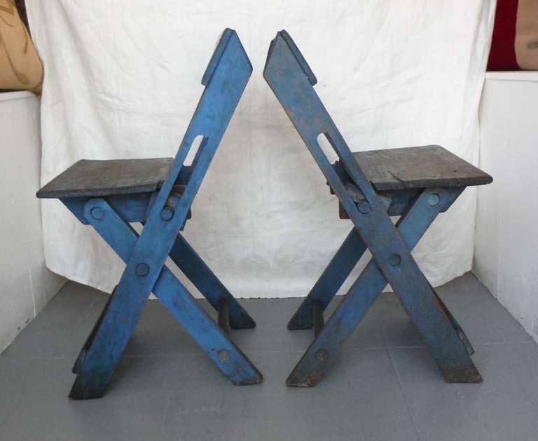 Amazing Pair of  19thc Original Blue Painted N.E. Folding Camp Chairs In Distressed Condition In Los Angeles, CA