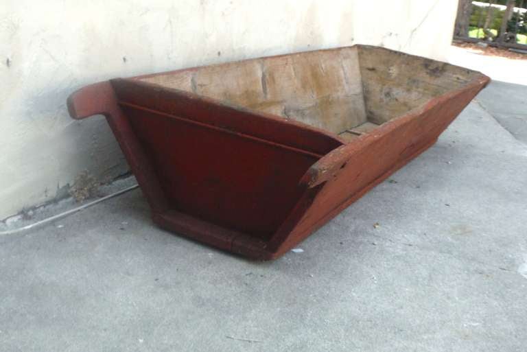 19thc Original Red Painted Horse Watering Trough From Pennsylvania In Distressed Condition In Los Angeles, CA