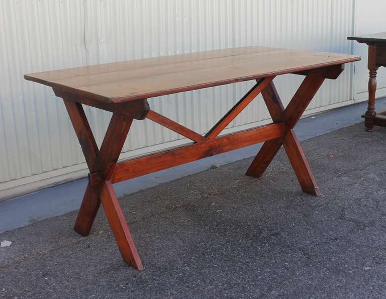 Pennsylvania Pine Sawbuck Table and Set of Four Plank Bottom Chairs 1