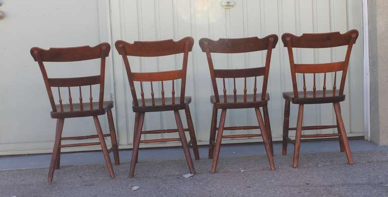 Pennsylvania Pine Sawbuck Table and Set of Four Plank Bottom Chairs 4