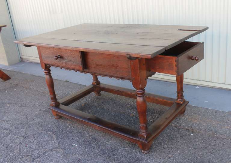 Adirondack 18th Century Pennsylvania Walnut Tavern Table For Sale