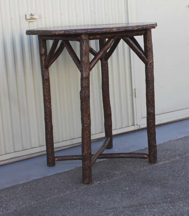 Set of Five Old Hickory Swivel Bar Stools and Bar Table In Excellent Condition In Los Angeles, CA