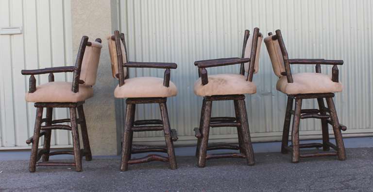 Set of Five Old Hickory Swivel Bar Stools and Bar Table 1