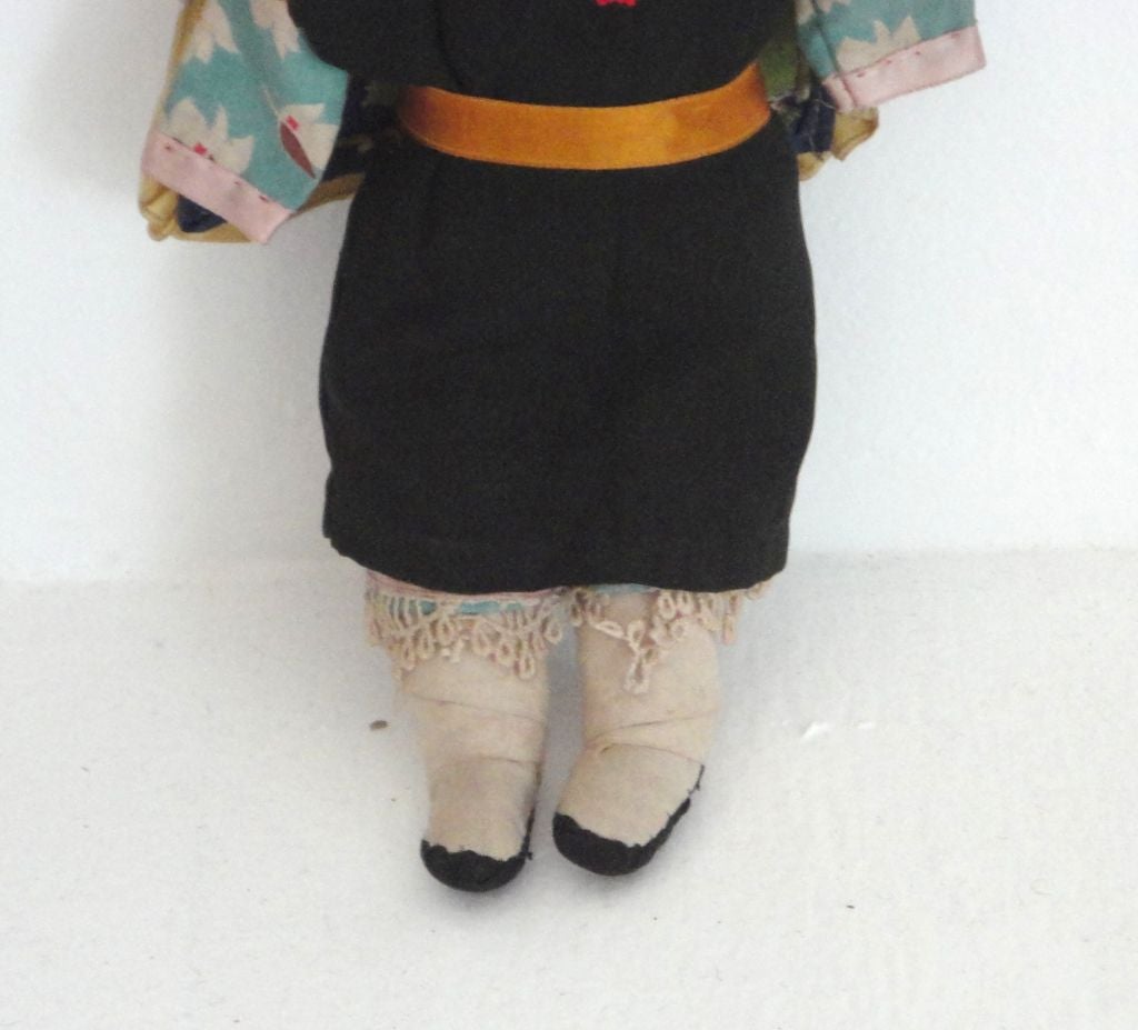 20th Century Early 20thc Cochiti Indian Doll In Original Clothing