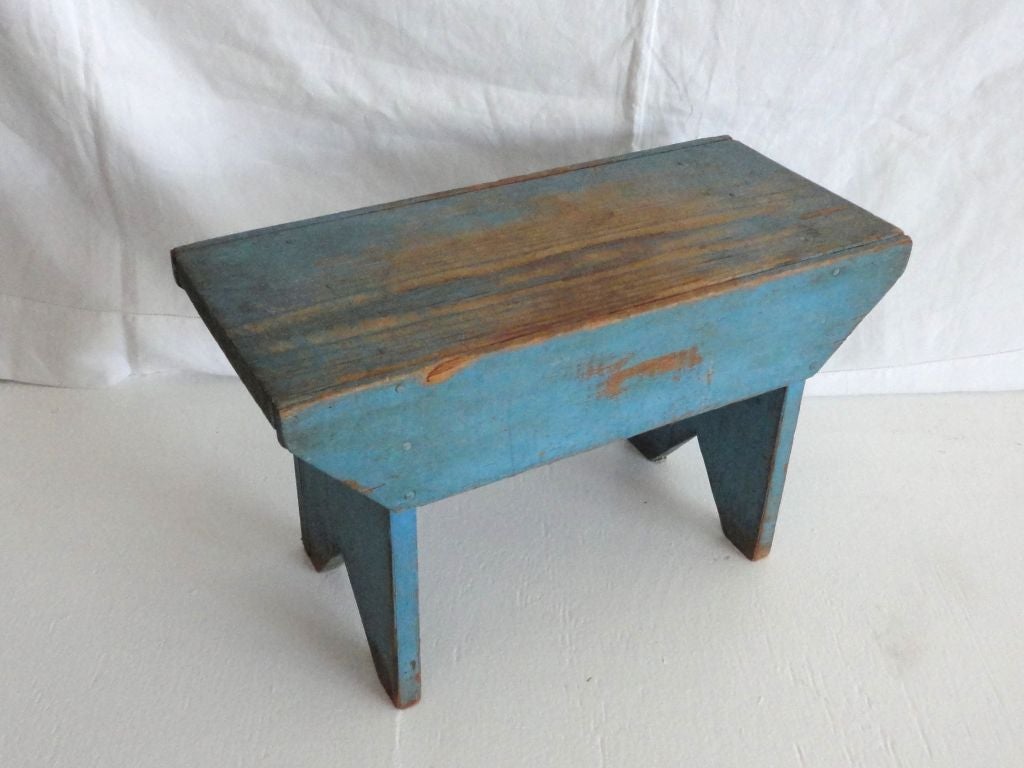 FANTASTIC EARLY FOOT STOOL IN ORIGINAL ROBIN EGG BLUE STOOL.19THC ORIGINAL PAINTED STOOL IS STRONG AND STURDY.GREAT CONDITION.