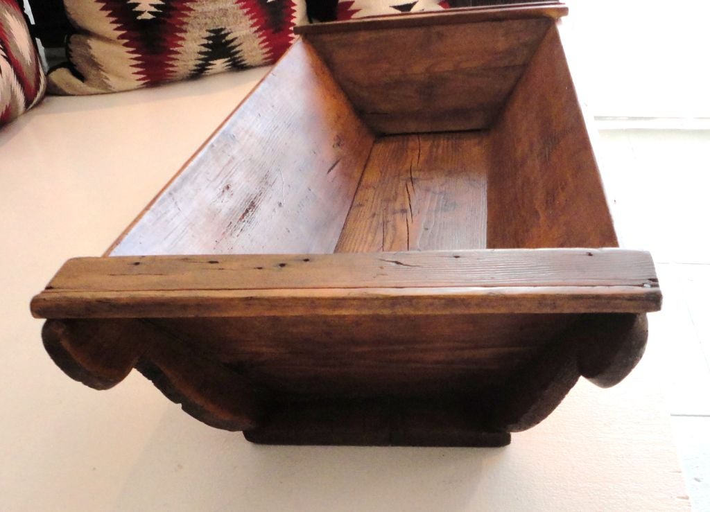 Pine 19thc Dough Tray W/lollypop End Cut Outs & Handles