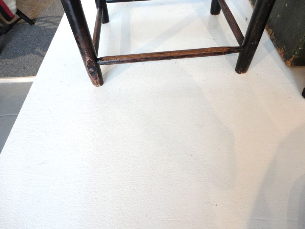 American 19th Century Weaver's Stool from New England in Original Old Surface For Sale