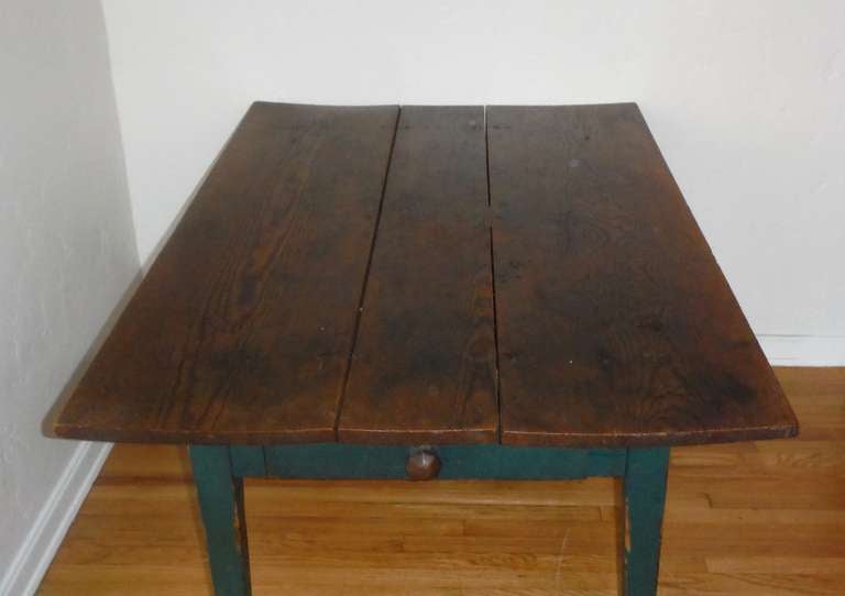 19thc Original Green Painted Three Board Top Farm Table In Distressed Condition In Los Angeles, CA
