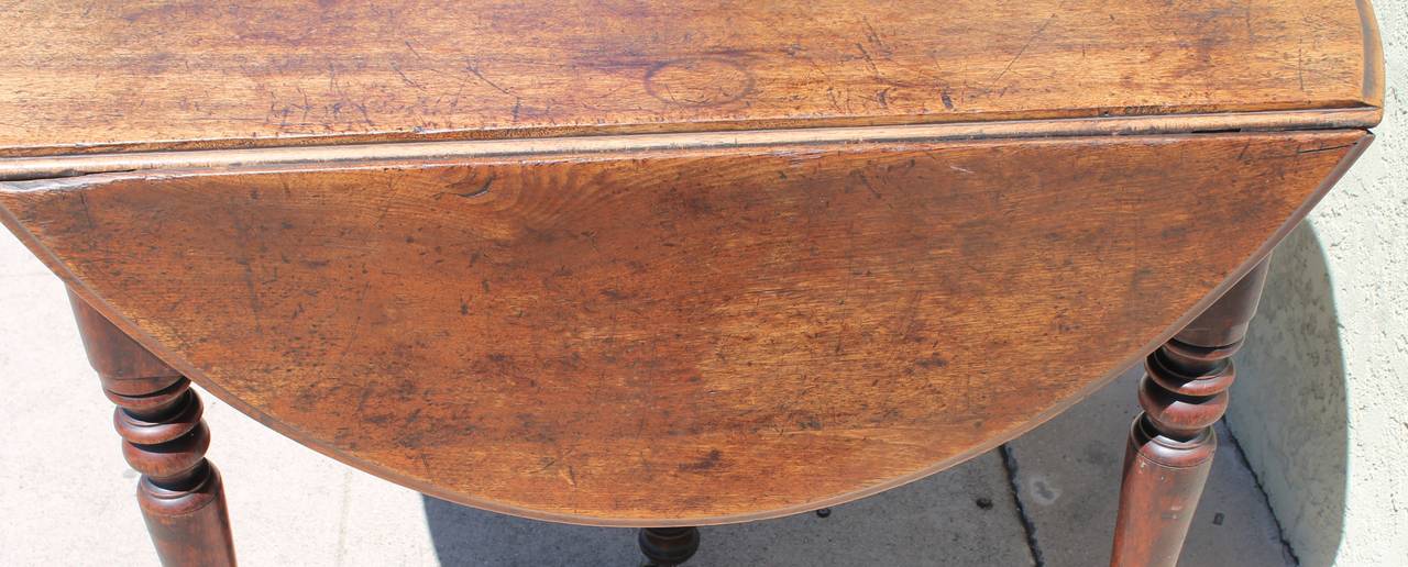 Early 19th Century Round Rustic Drop-Leaf Table 2