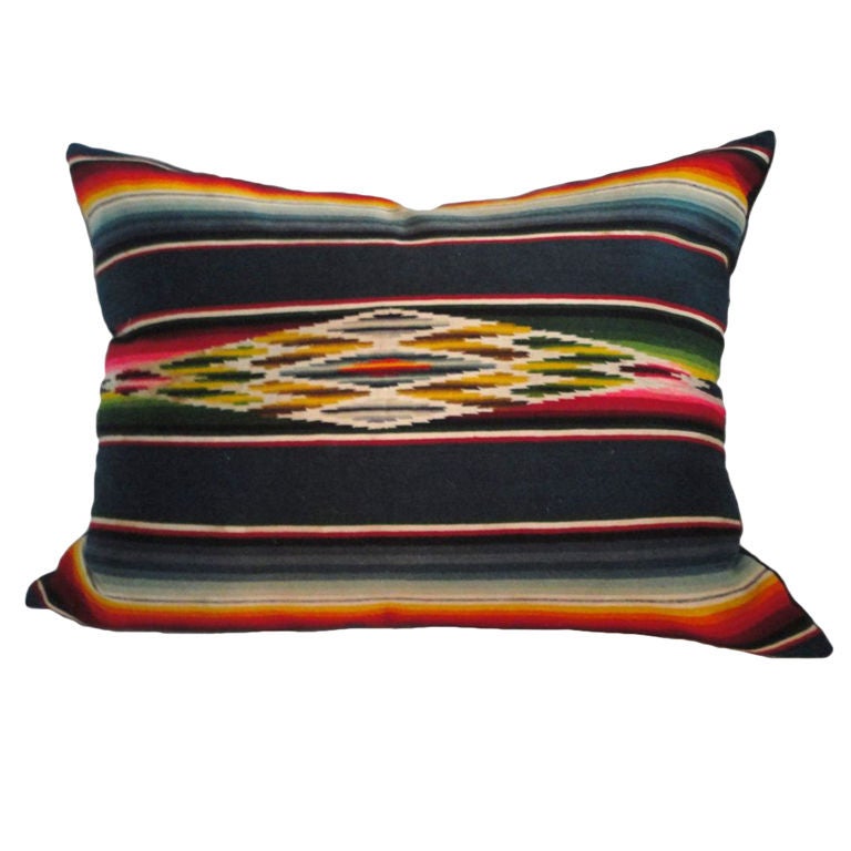 FANTASTIC WOOL INDIAN WEAVING PILLOW FROM MEXICO WITH A BLACK LINEN BACK. GREAT CONDITION.