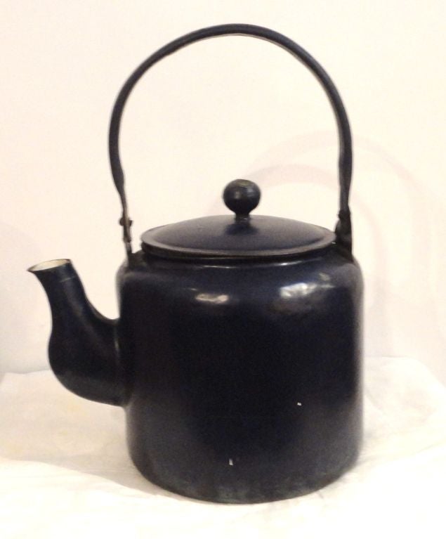 THIS COOL 19THC BIG TEA KETTLE IS A  BLUE & WHITE ENAMELED TEA KETTLE.POSSIBLY A FIRESIDE OR FOR A POT BELLY STOVE TYPE HOT WATER KETTLE.THE CONDITION IS VERY GOOD WITH MINOR CHIPS IN AREAS TO BE EXPECTED GIVEN THE AGE OF THE PIECE .