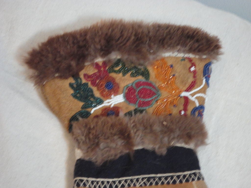 American Pair Of 19thc  Indian Bead work & Buckskin Gloves