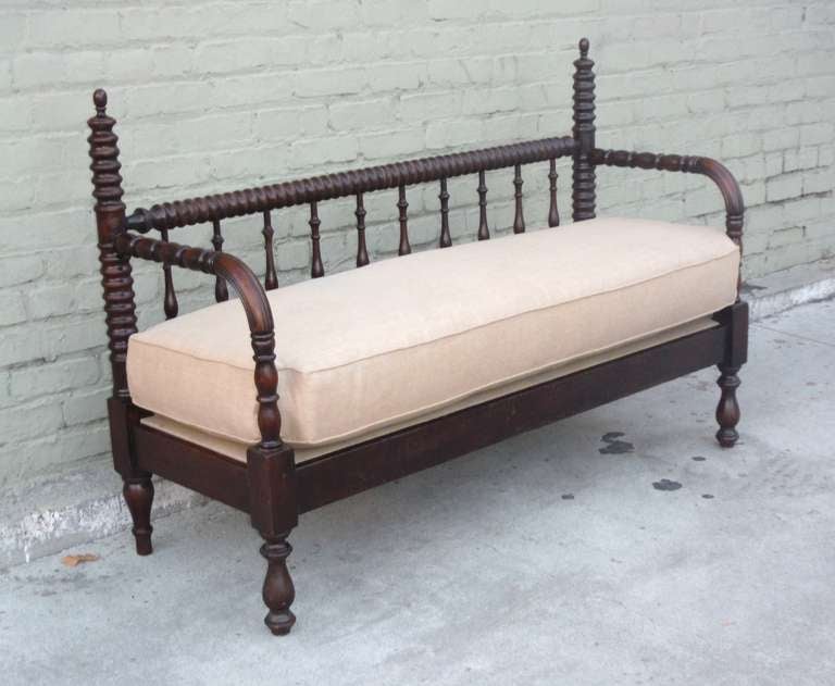 American 19thc Spindle Ginny Lind Day Bed / Settee W/ Cushion