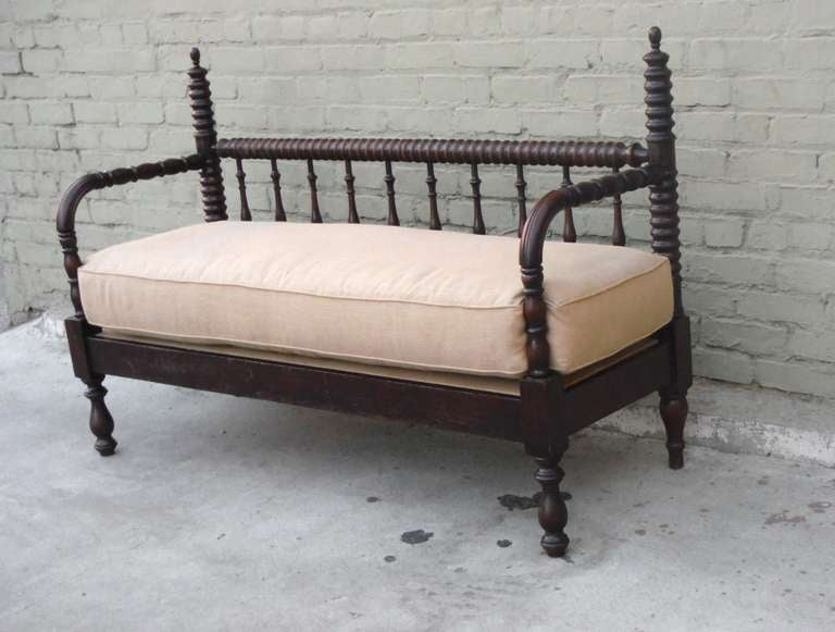 19thc Spindle Ginny Lind Day Bed / Settee W/ Cushion In Excellent Condition In Los Angeles, CA