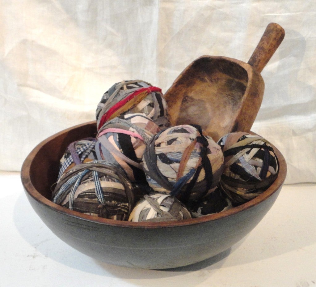 Early rag balls from Pennsylvania in the large sizes. This wonderful group are great in a basket or wooden bowl.There is a group of ten balls.