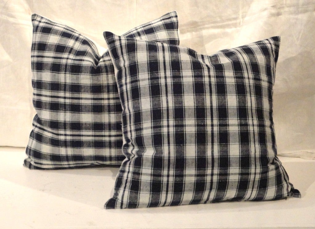 Wonderful 19thc woven homespun linen pillows with white vintage linen backings.Sold as a pair.