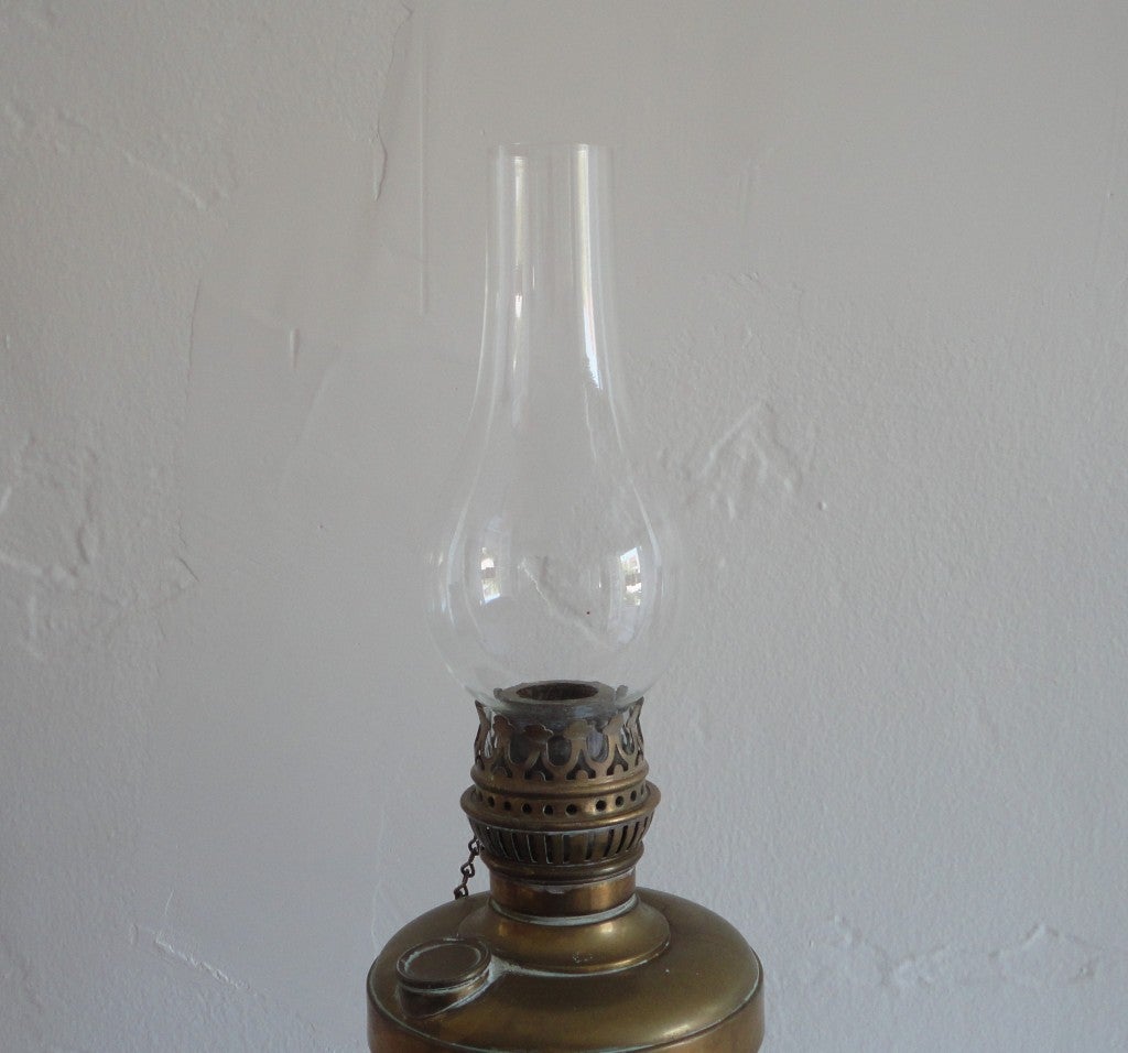 Fine Early 19thc Brass Oil Lamp With Original Glass Globe In Excellent Condition In Los Angeles, CA