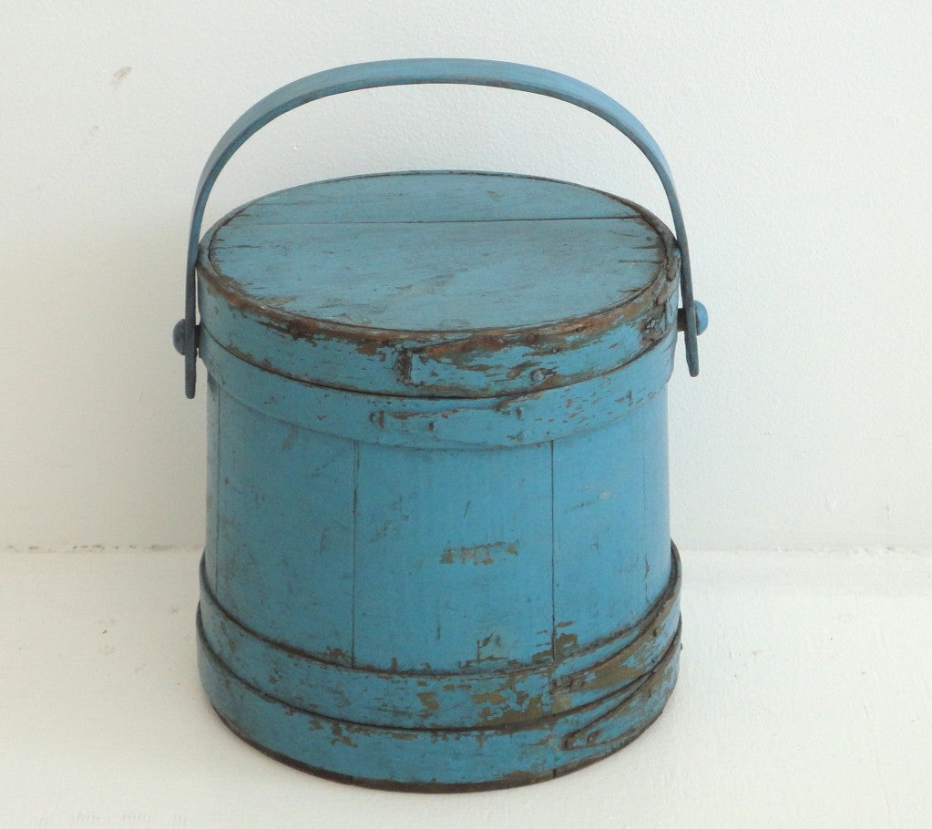 Fantastic robin egg blue original painted blue paint over green painted furkin/bucket. The form is slightly different and the top finger appears to have a small break off the tip.The handle looks to be a later paint but perfect match or color.The
