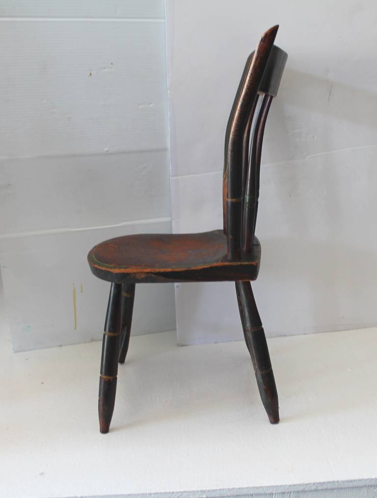 19th Century Early New England Child's Chair In Distressed Condition In Los Angeles, CA