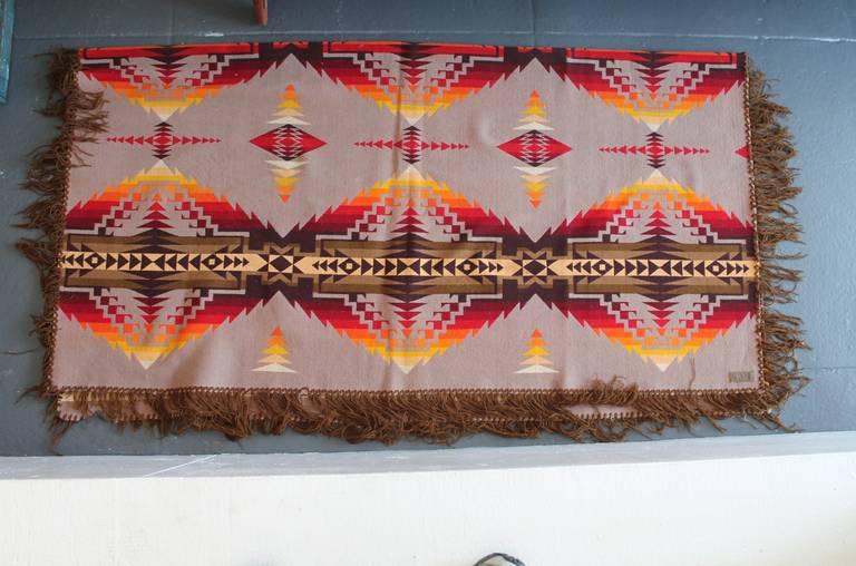 Early 1909 Cayuse Pendleton Indian Design Blanket In Good Condition In Los Angeles, CA