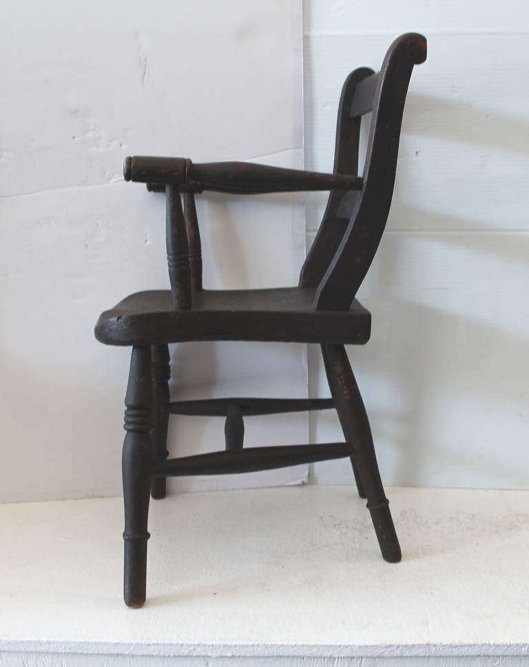 Early 19th Century Original Surface Child's Chair In Distressed Condition For Sale In Los Angeles, CA