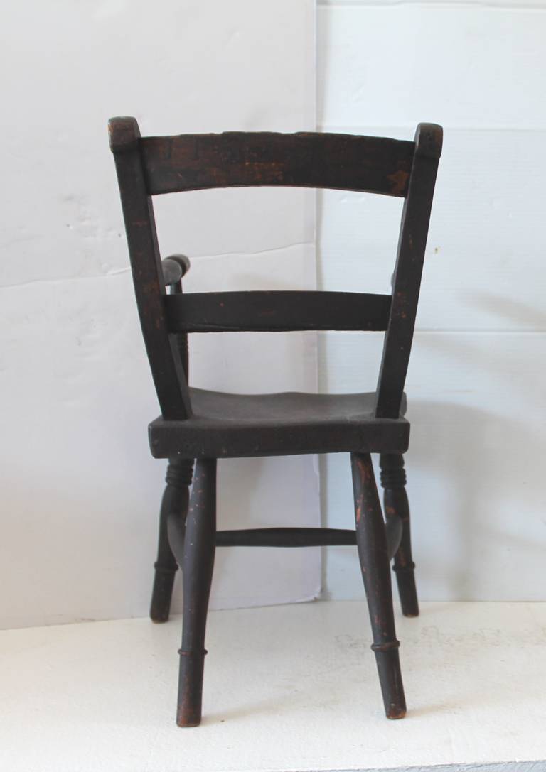 Pine Early 19th Century Original Surface Child's Chair For Sale