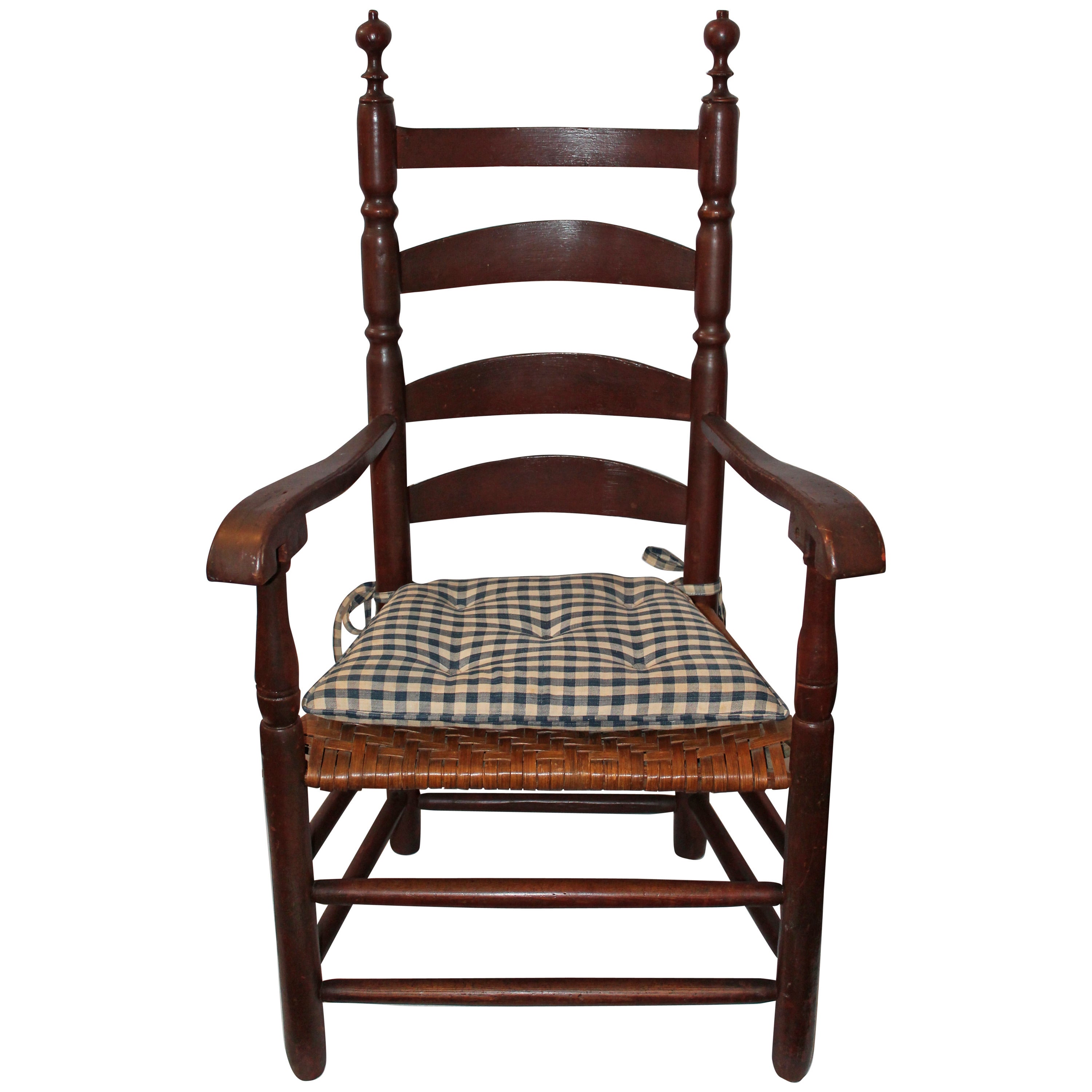 18. Jahrhundert Original bemalter Sessel mit Leiterlehne im Angebot