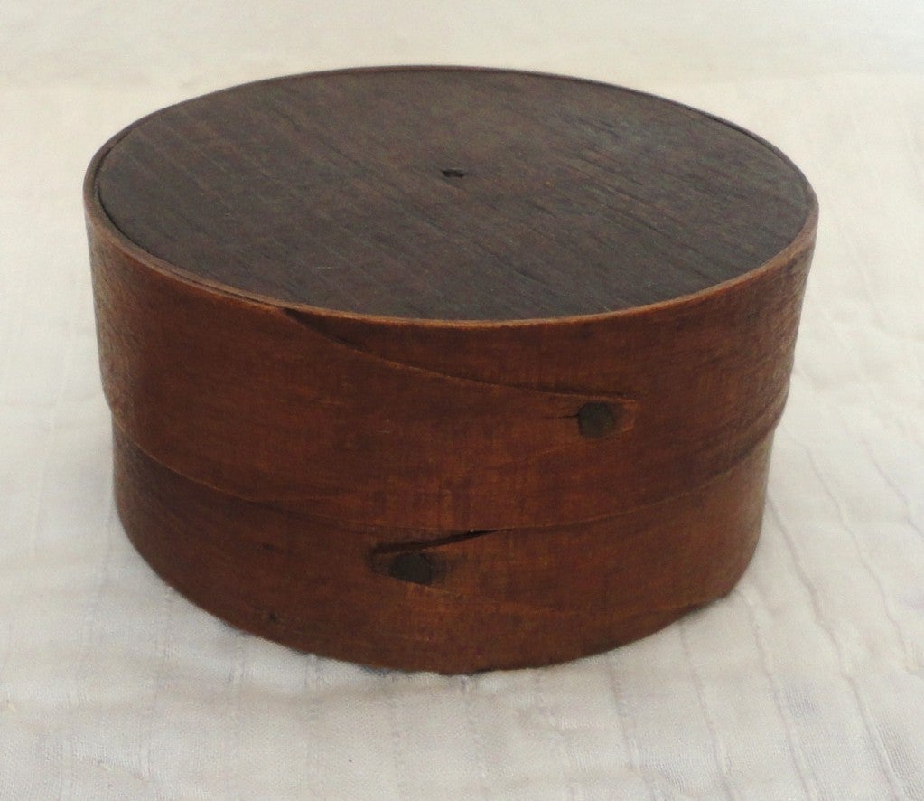 Fantastic and rare miniature  19thc shaker pantry box from New England.This wonderful little gem has the original copper nails and is in pristine condition.