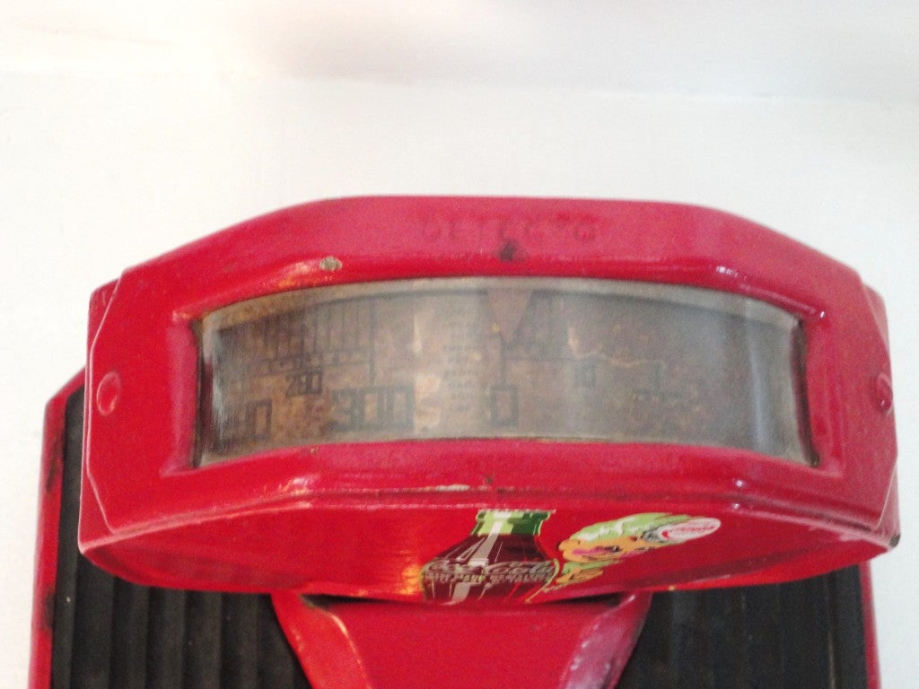 Vintage Coca-Cola Red Painted Iron Weight Scale In Excellent Condition In Los Angeles, CA