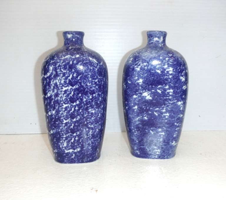 Pair of 19th Century Sponge Ware Vases/Bottles In Excellent Condition For Sale In Los Angeles, CA