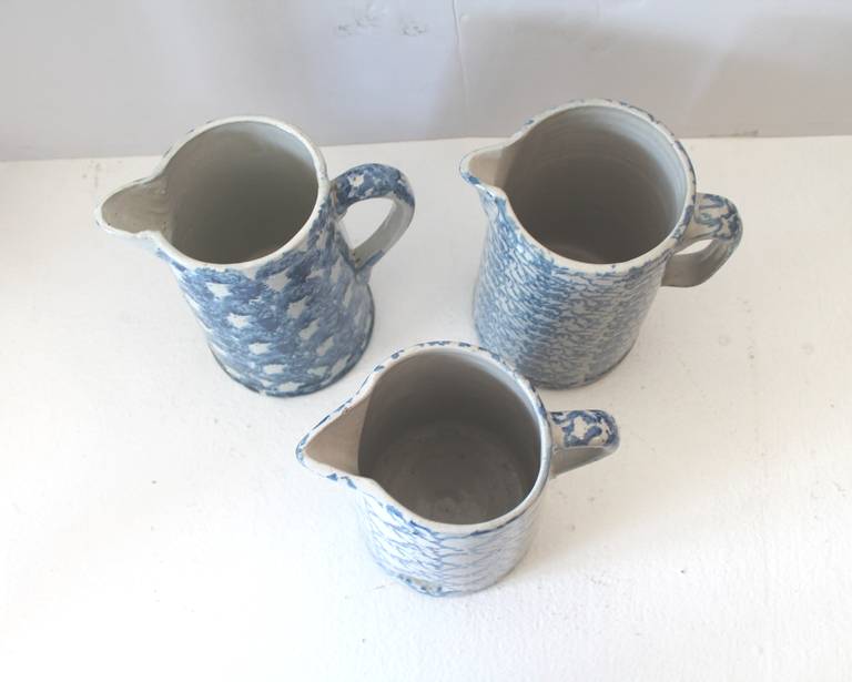 Fantastic Collection of Three 19th Century Sponge Ware Pitchers In Excellent Condition In Los Angeles, CA