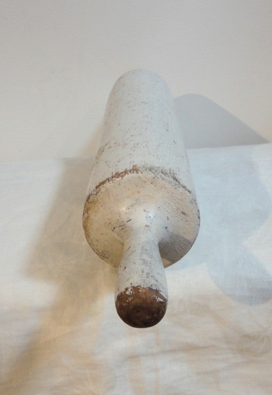 19th Century Original White Painted Large Rolling Pin In Good Condition For Sale In Los Angeles, CA