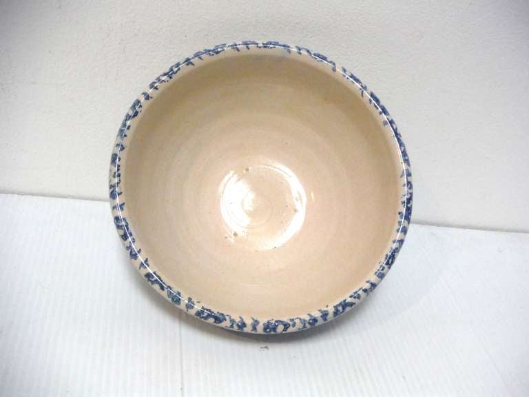 19th Century Large Songeware Pottery Serving Bowl In Excellent Condition In Los Angeles, CA