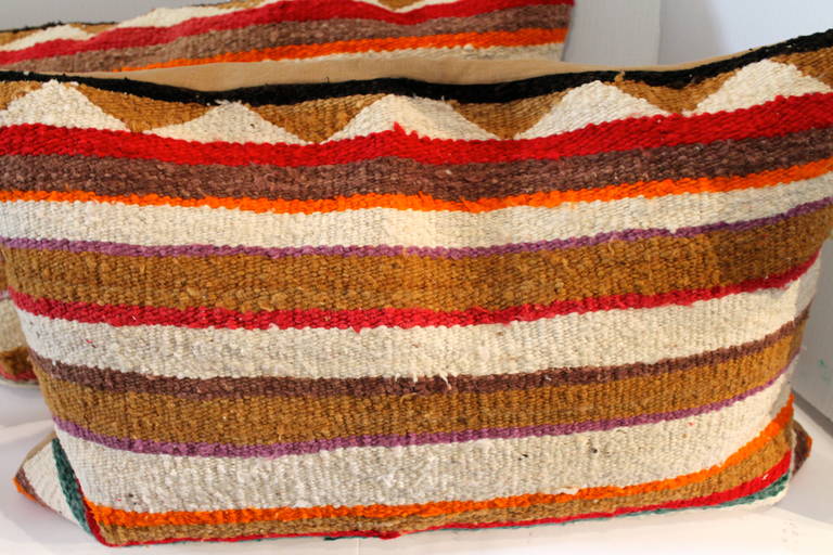 Américain Paire de coussins de tissage de couvertures de selle à rayures indiennes Navajo en vente