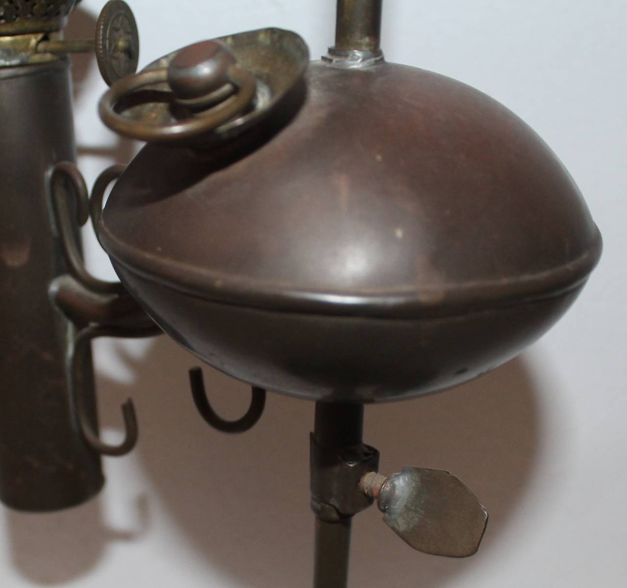 Seltene und frühe amerikanische Öllampe aus Messing aus dem 19. Jahrhundert im Angebot 2