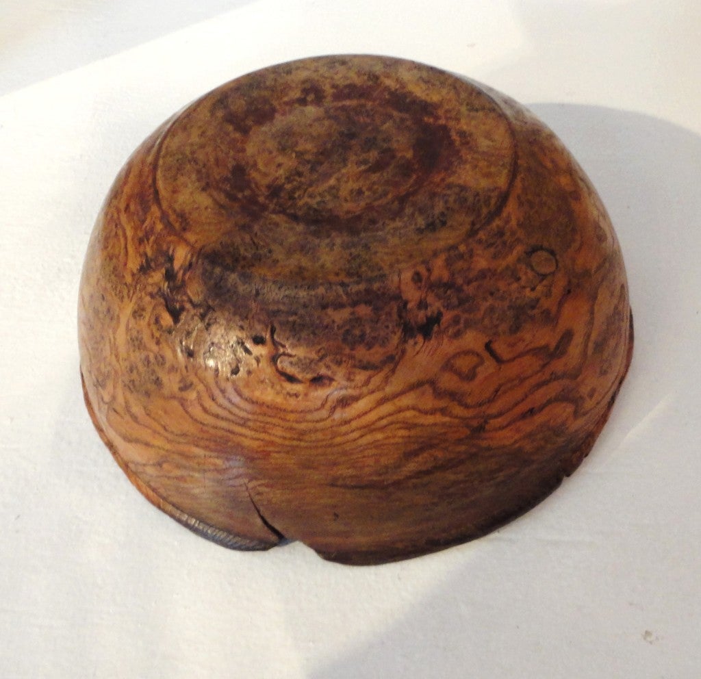 18th Century American Large Burl Bowl from New England 3