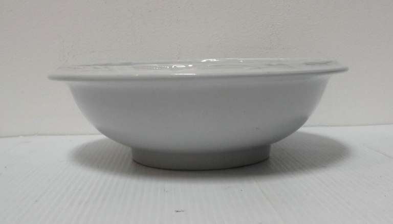 Early Large English Ironstone Serving Bowl In Excellent Condition In Los Angeles, CA