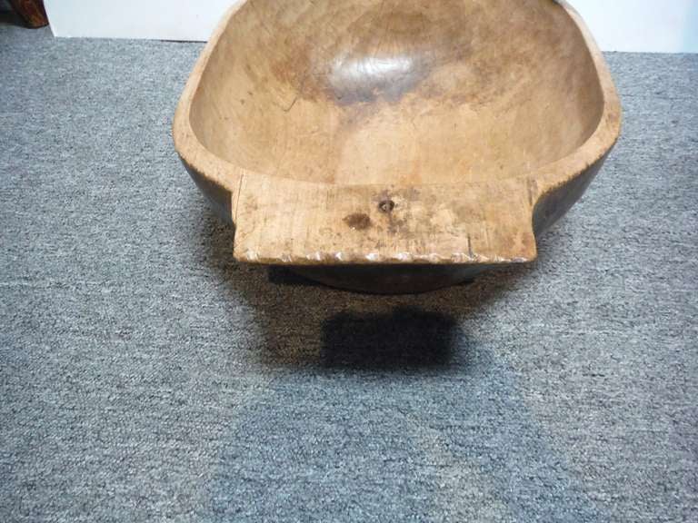 Large Early 19thc Hand Carved Dough Bowl w/ Handles 3