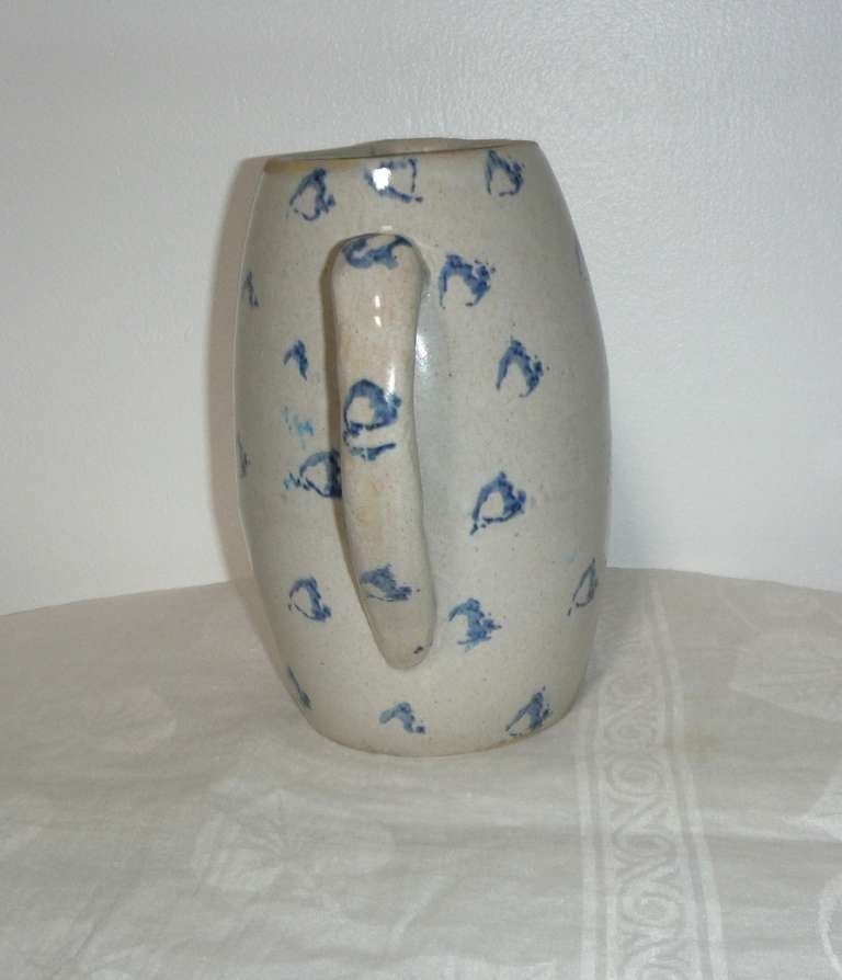 19th Century Spongeware Pottery Water Pitcher In Excellent Condition In Los Angeles, CA